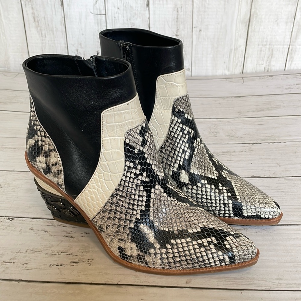 Gianni Bini Black and Cream Snakeskin Ankle Boots